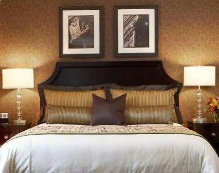 The Clarke Hotel Waukesha Zimmer foto